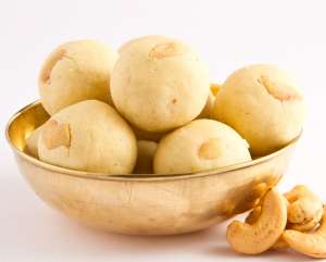 http://buykrishnasweets.com/upload_images/products/medium/Maa-Laddu-2.jpg